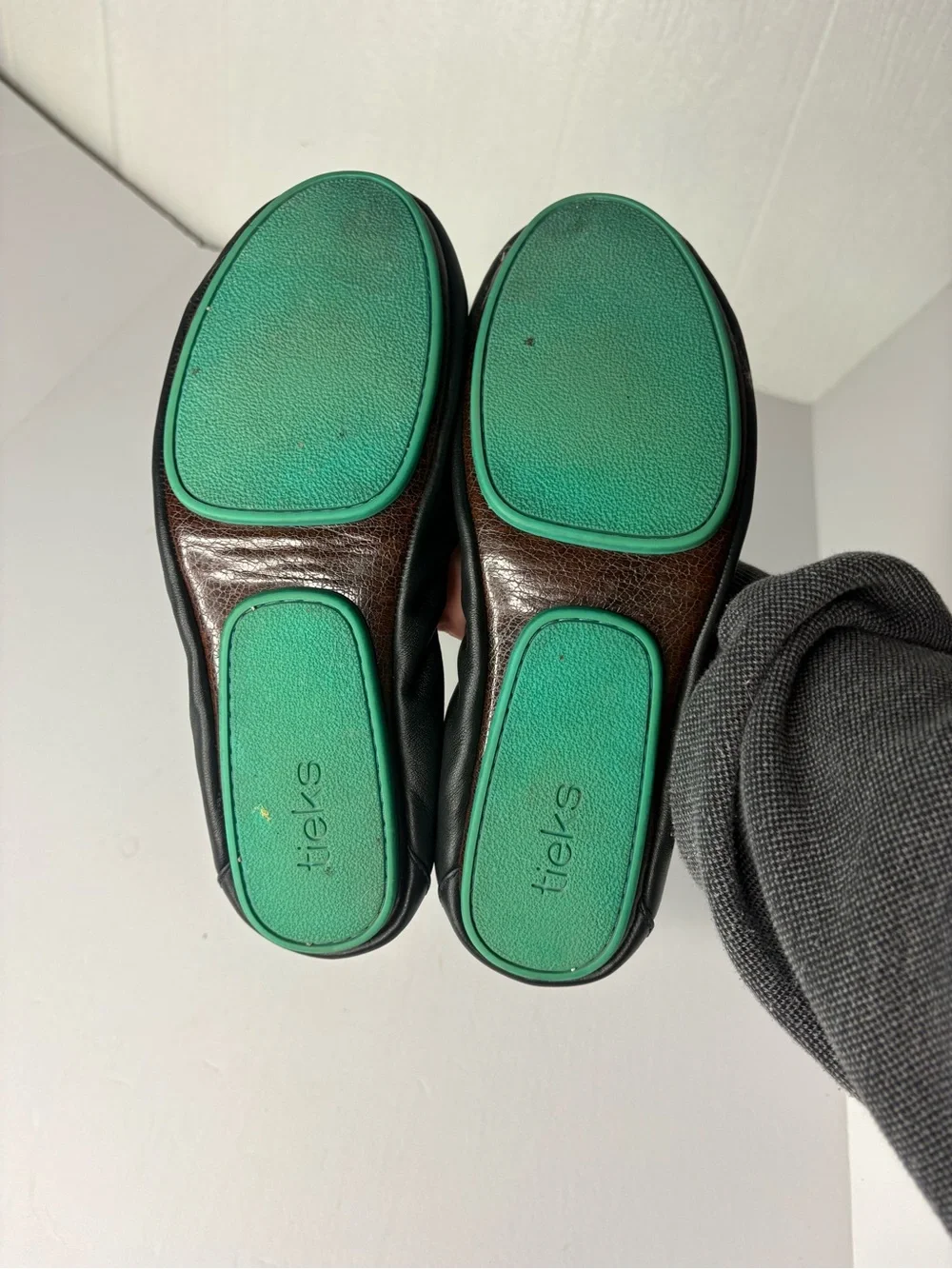 Black Tieks Leather foldable ballerina flats size 9